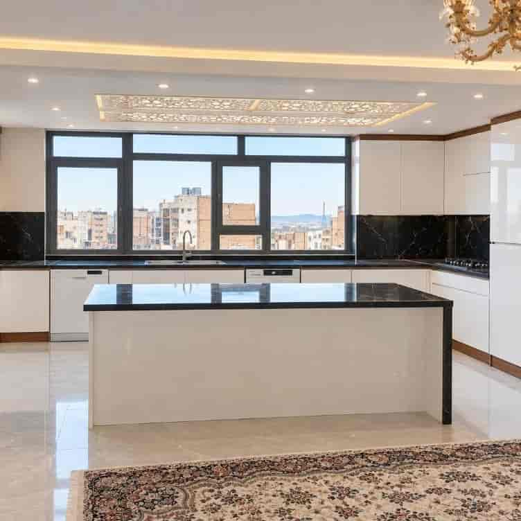 طراحی و اجرای کابینت مدرن با جزیره شیک
